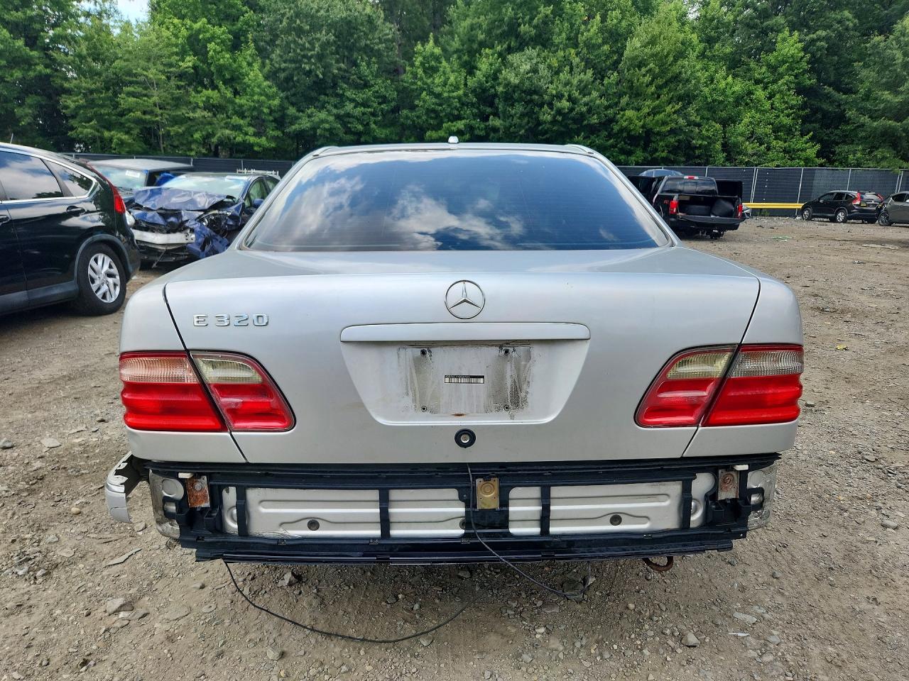 2001 Mercedes-benz E 320 Silver vin: WDBJF65J91B337925