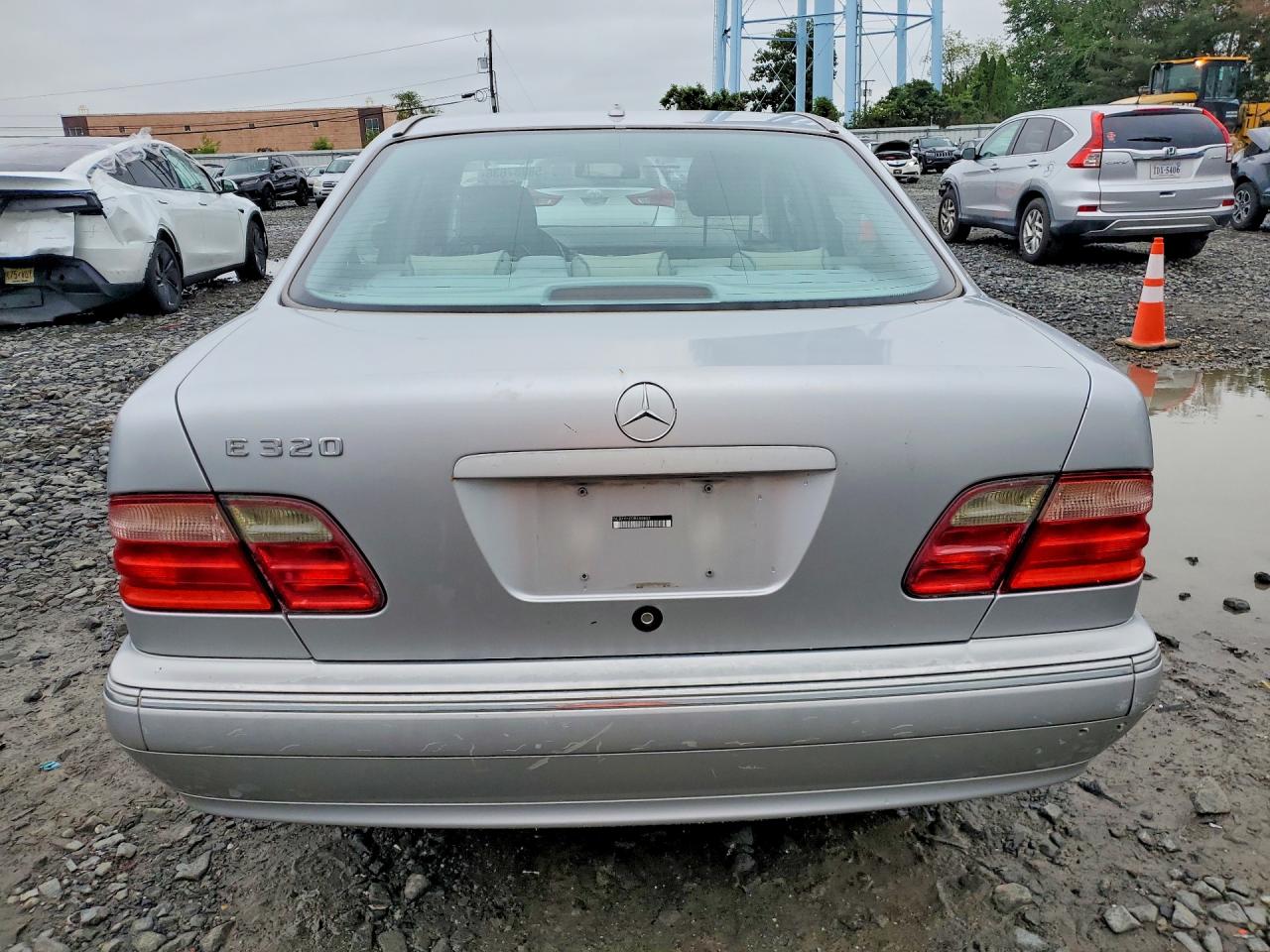 2002 Mercedes-benz E 320 Silver vin: WDBJF65J92B500803