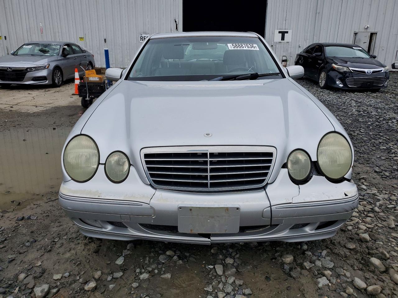 2002 Mercedes-benz E 320 Silver vin: WDBJF65J92B500803