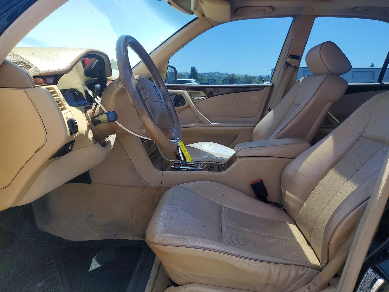 2000 Mercedes-benz E 320 Black vin: WDBJF65J9YA997981