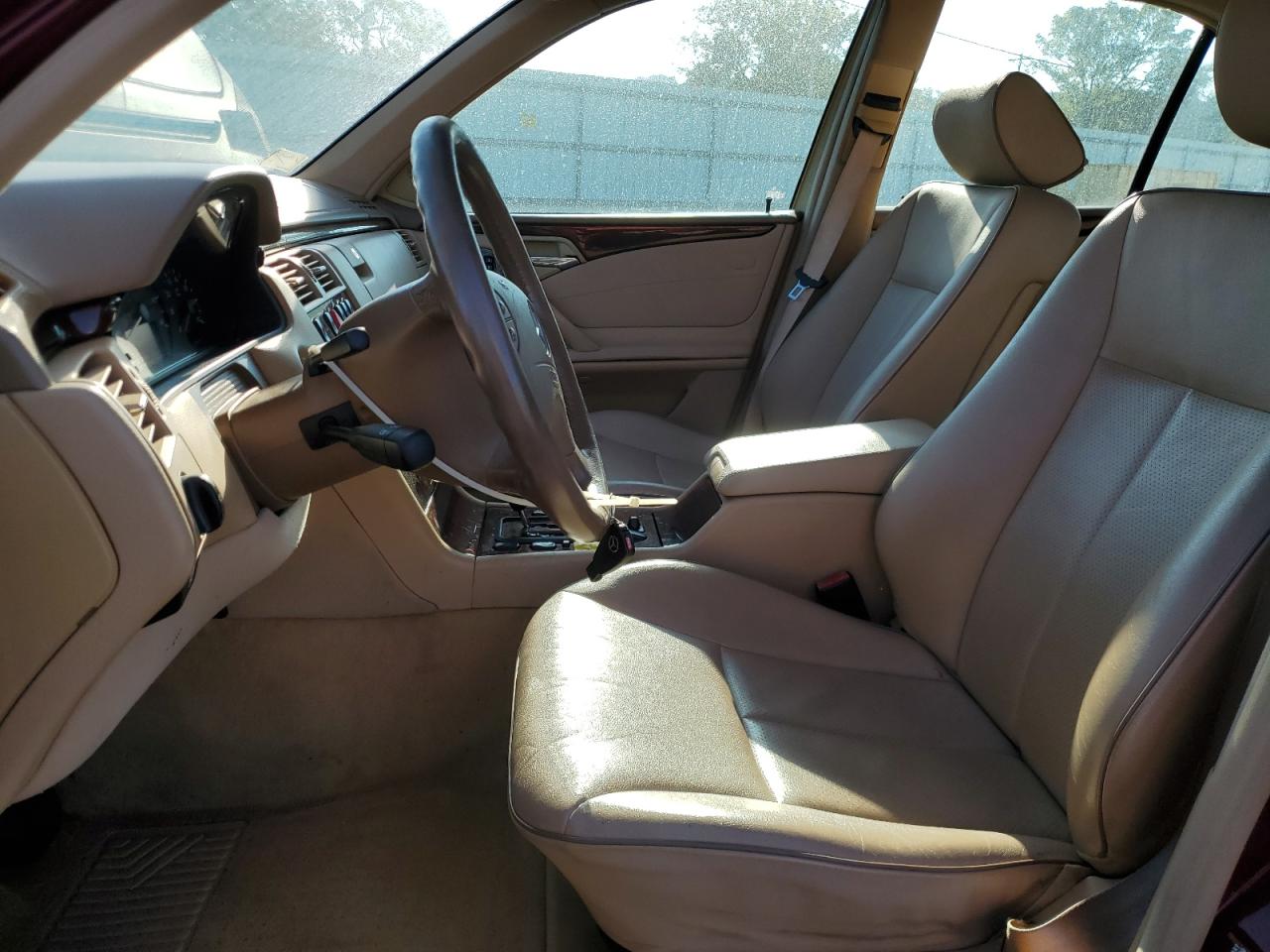 2000 Mercedes-benz E 320 Maroon vin: WDBJF65J9YB066181