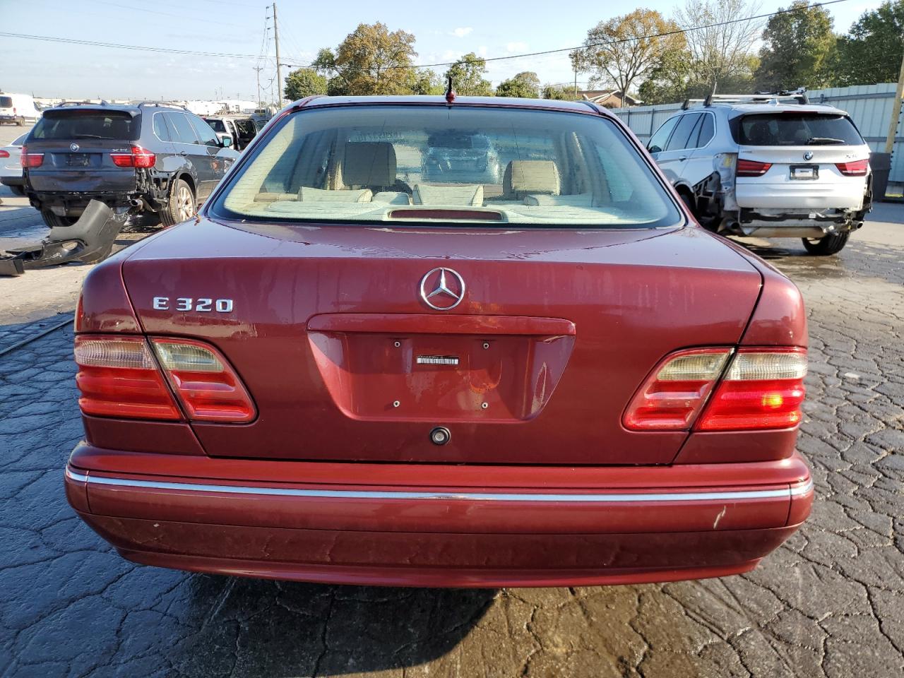 2000 Mercedes-benz E 320 Maroon vin: WDBJF65J9YB066181