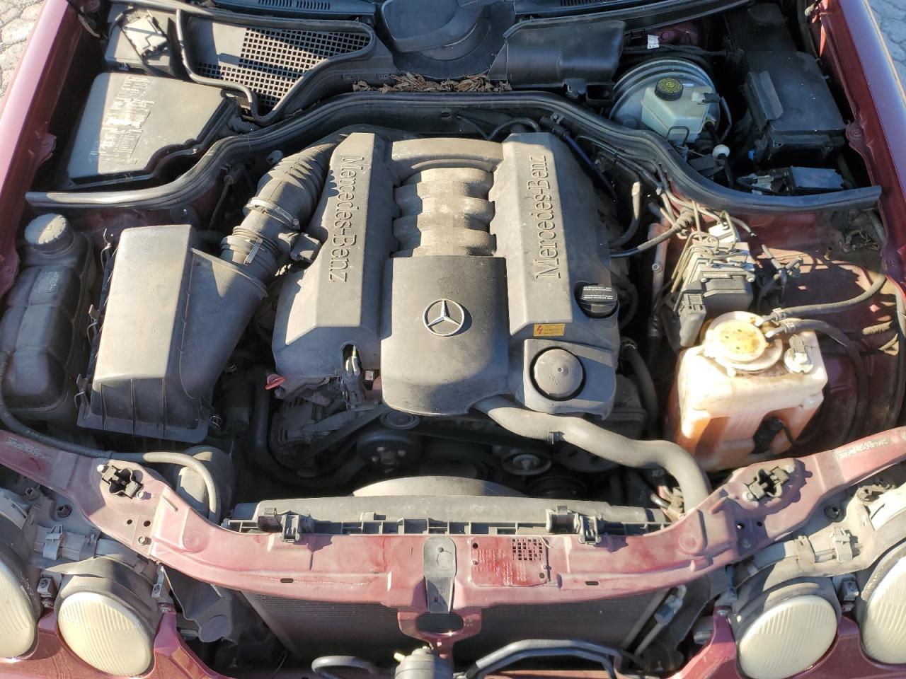 2000 Mercedes-benz E 320 Maroon vin: WDBJF65J9YB066181
