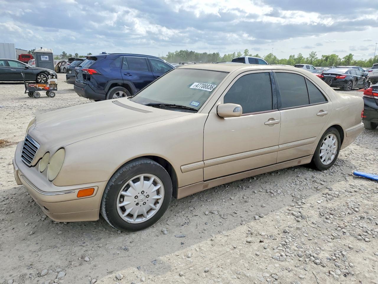 2000 Mercedes-benz E 320 Gold vin: WDBJF65J9YB075091