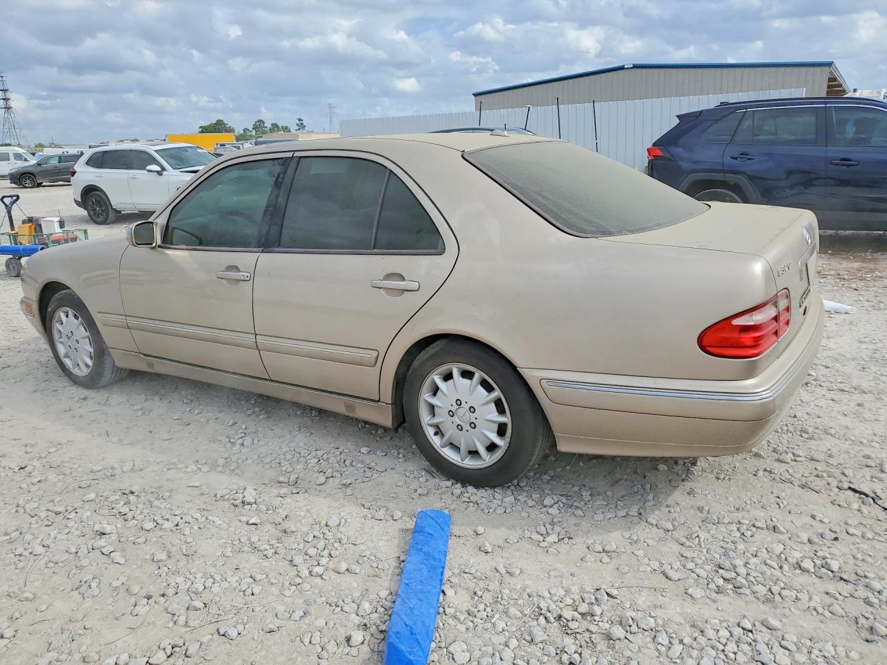 2000 Mercedes-benz E 320 Gold vin: WDBJF65J9YB075091