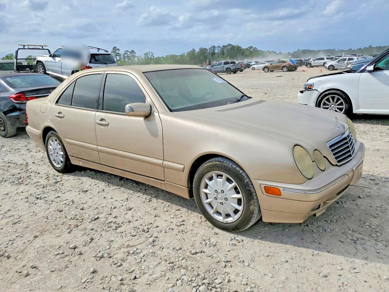 2000 Mercedes-benz E 320 Gold vin: WDBJF65J9YB075091