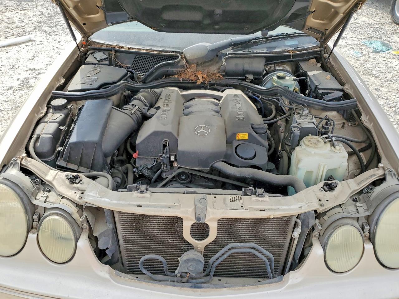 2000 Mercedes-benz E 320 Gold vin: WDBJF65J9YB075091