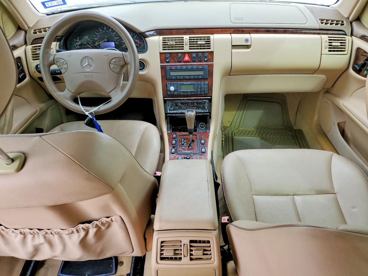 2000 Mercedes-benz E 320 Gold vin: WDBJF65J9YB075091