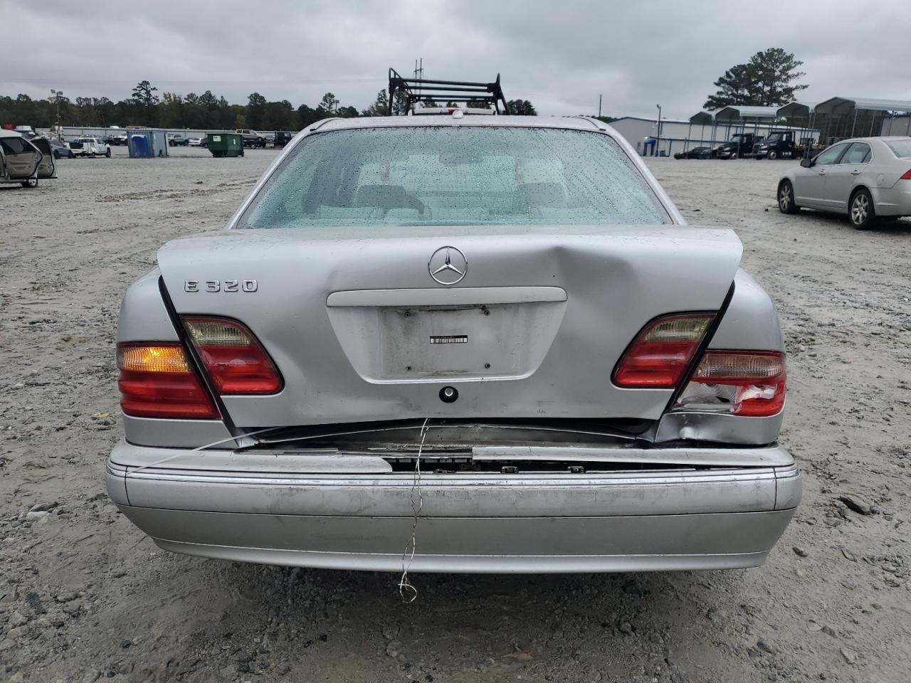 2000 Mercedes-benz E 320 Silver vin: WDBJF65J9YB096684
