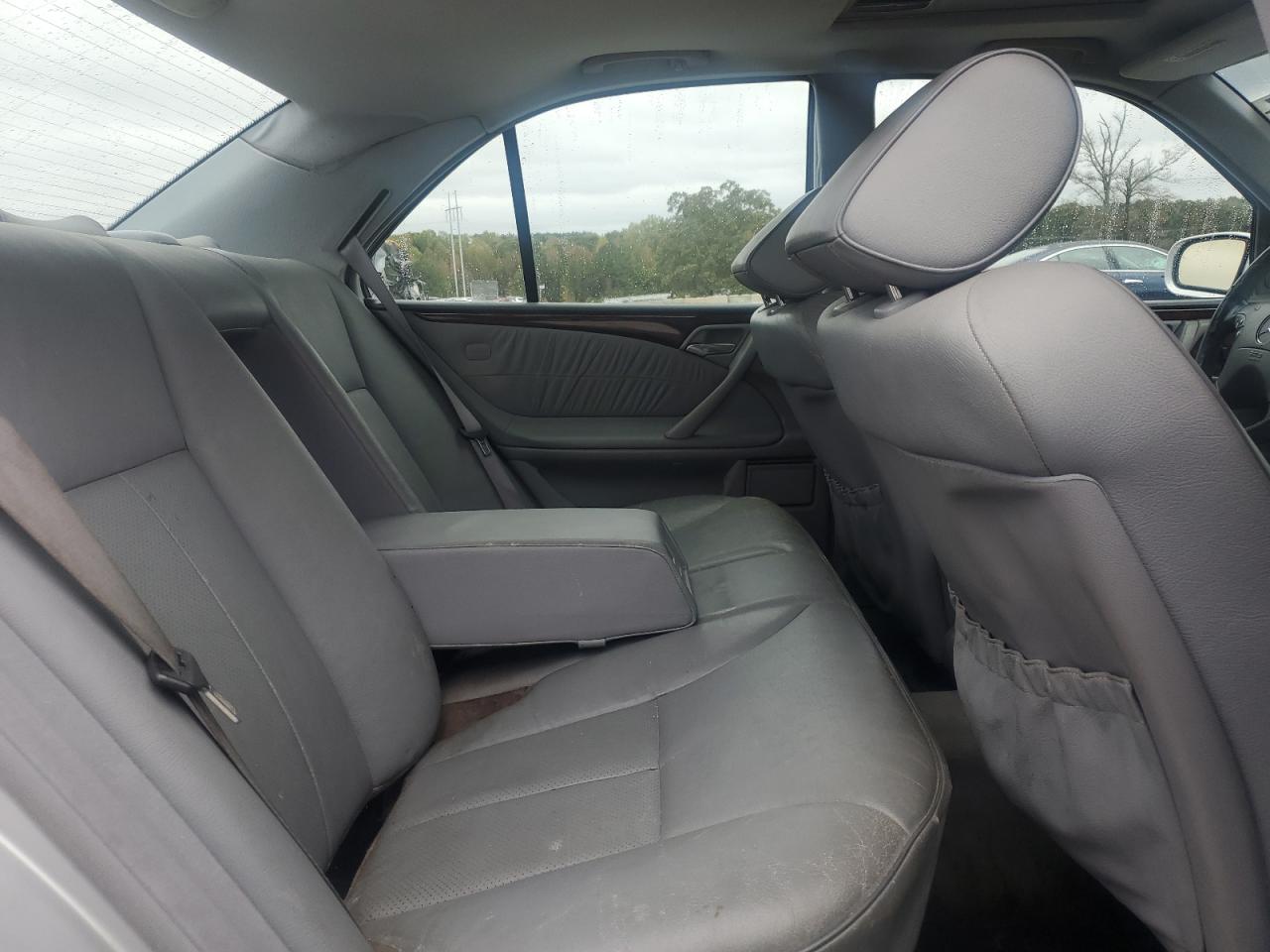 2000 Mercedes-benz E 320 Silver vin: WDBJF65J9YB096684