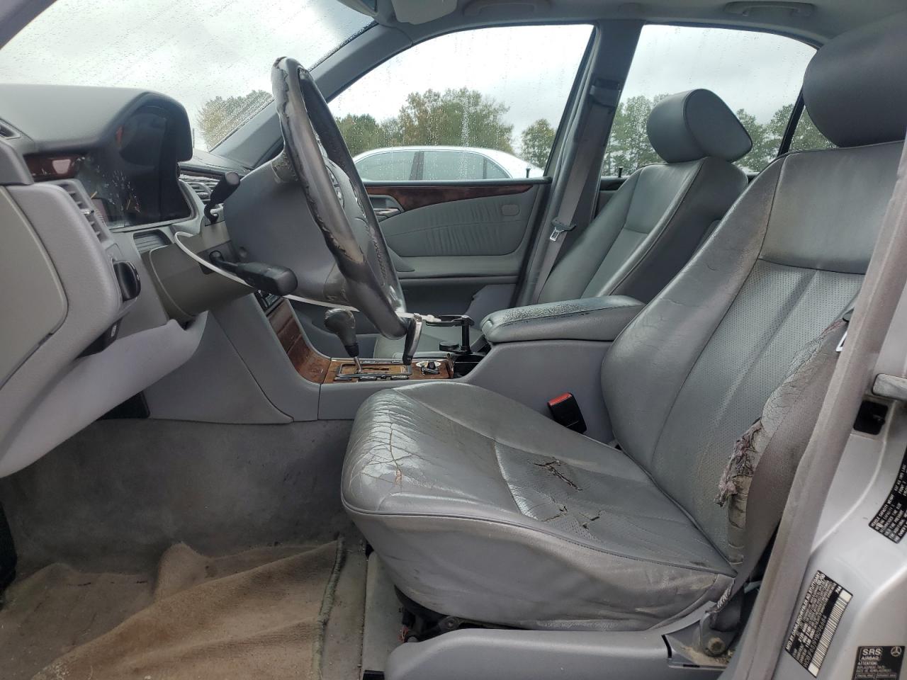 2000 Mercedes-benz E 320 Silver vin: WDBJF65J9YB096684