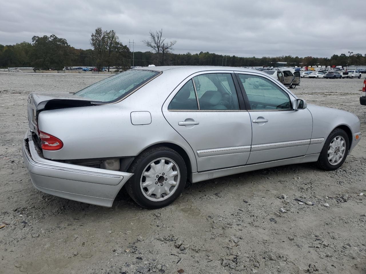 2000 Mercedes-benz E 320 Silver vin: WDBJF65J9YB096684