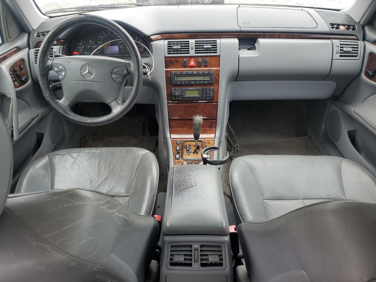 2000 Mercedes-benz E 320 Silver vin: WDBJF65J9YB096684