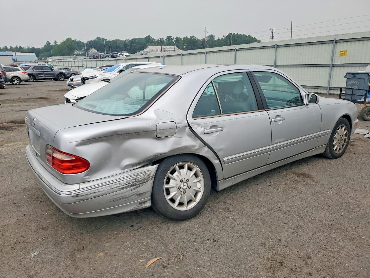 2000 Mercedes-benz E 320 Silver vin: WDBJF65J9YB163851