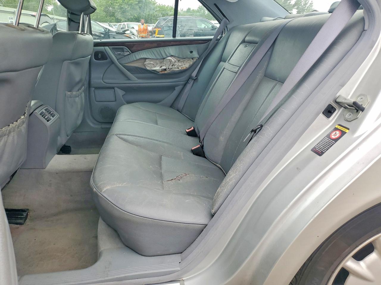 2000 Mercedes-benz E 320 Silver vin: WDBJF65J9YB163851
