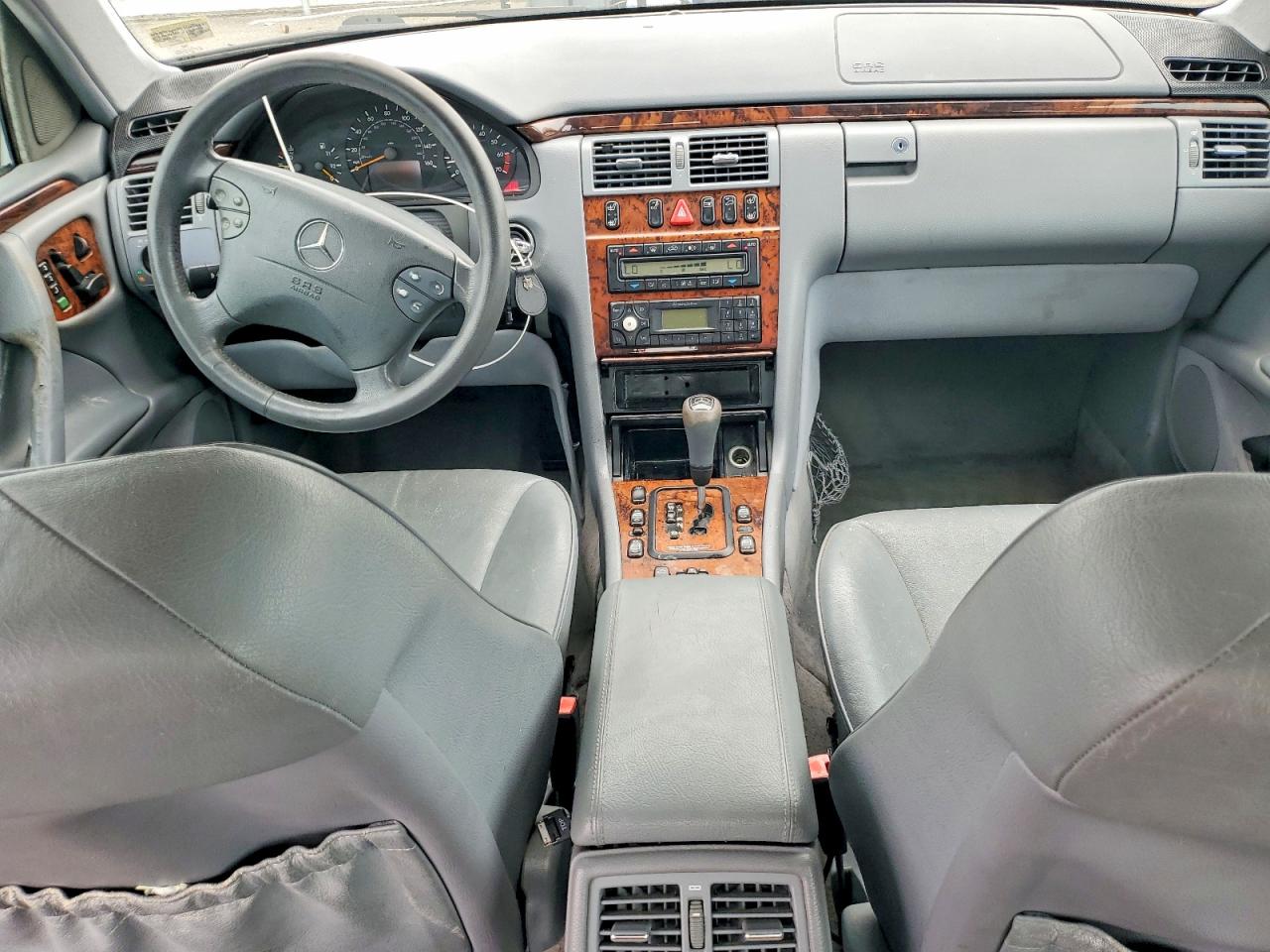 2000 Mercedes-benz E 320 Silver vin: WDBJF65J9YB163851