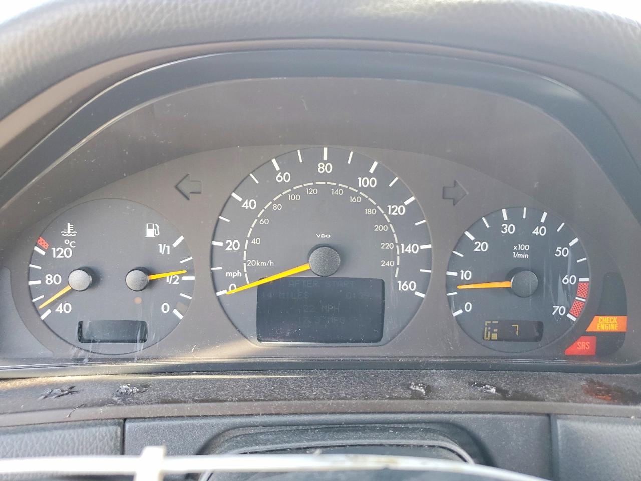 2000 Mercedes-benz E 320 Silver vin: WDBJF65J9YB167107