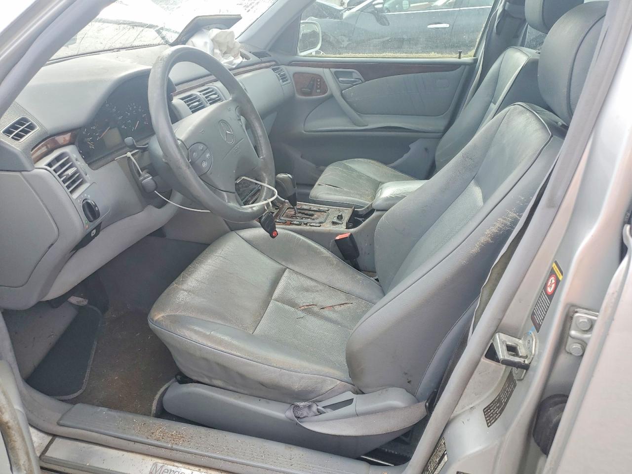 2001 Mercedes-benz E 320 Silver vin: WDBJF65JX1B229507