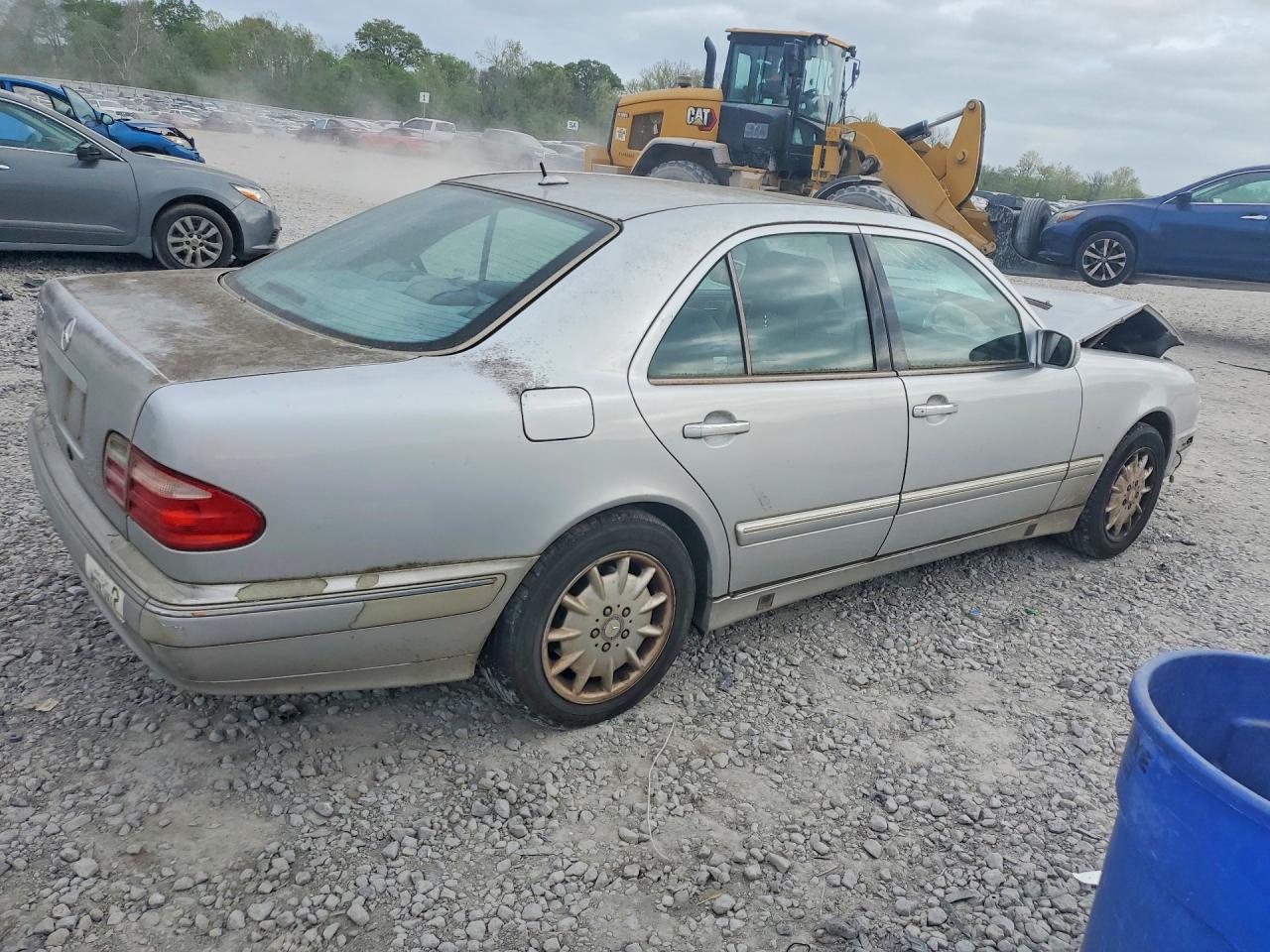 2001 Mercedes-benz E 320 Silver vin: WDBJF65JX1B229507