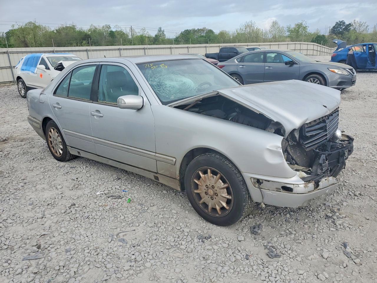 2001 Mercedes-benz E 320 Silver vin: WDBJF65JX1B229507