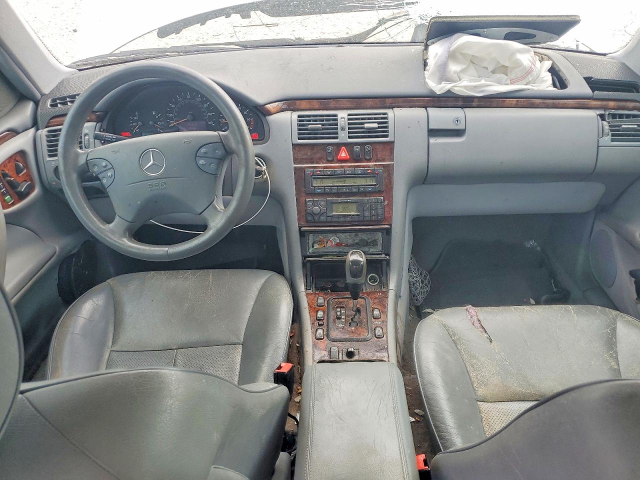2001 Mercedes-benz E 320 Silver vin: WDBJF65JX1B229507