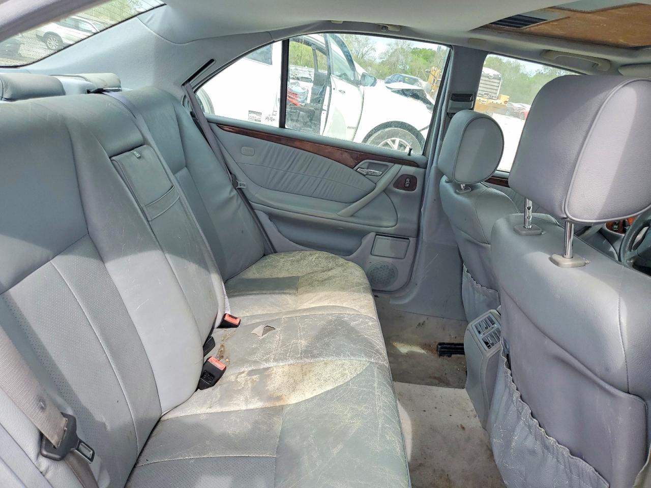 2001 Mercedes-benz E 320 Silver vin: WDBJF65JX1B229507