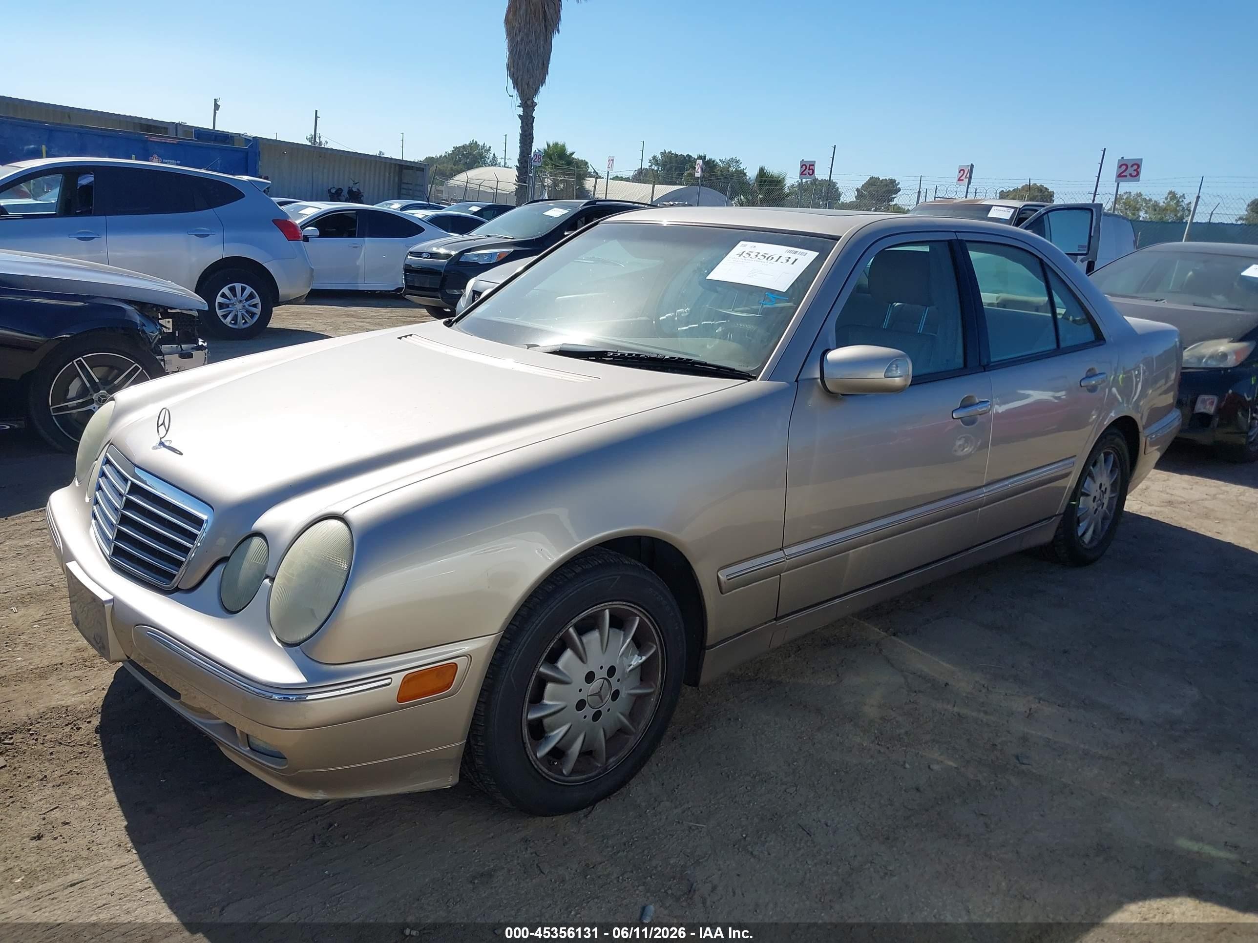 2001 Mercedes-benz E 320   Gold vin: WDBJF65JX1B375065