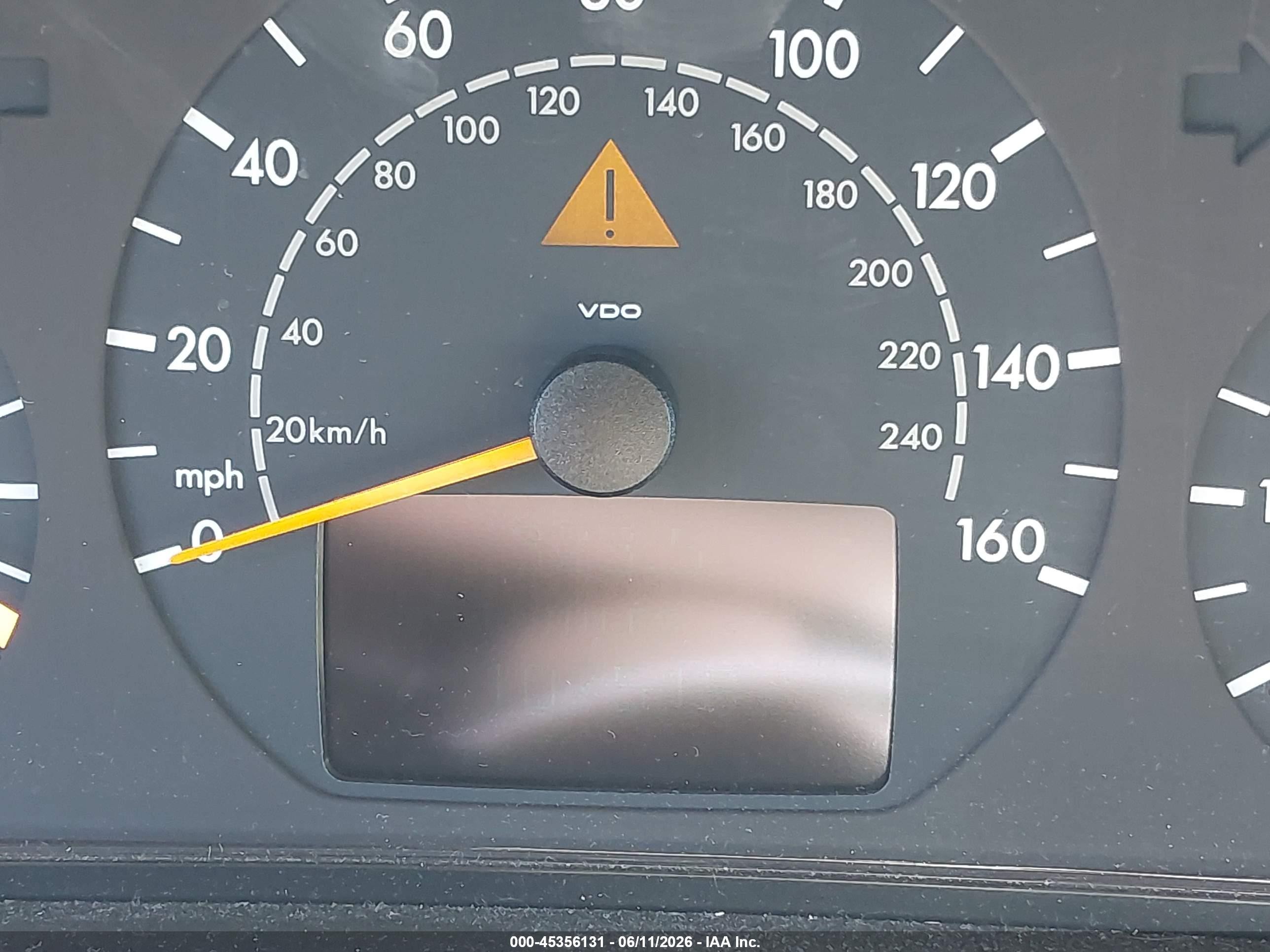 2001 Mercedes-benz E 320   Gold vin: WDBJF65JX1B375065