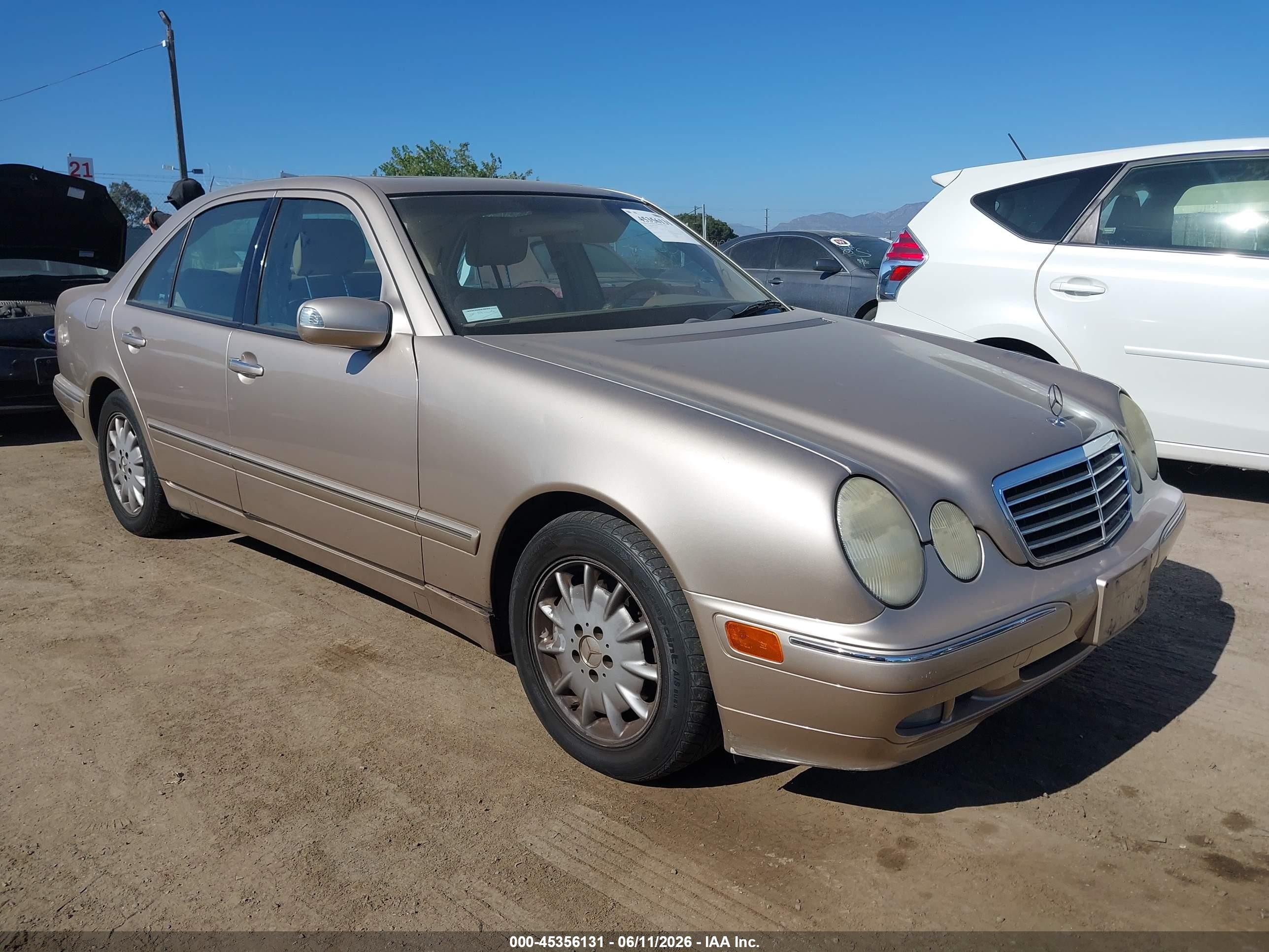 2001 Mercedes-benz E 320   Gold vin: WDBJF65JX1B375065