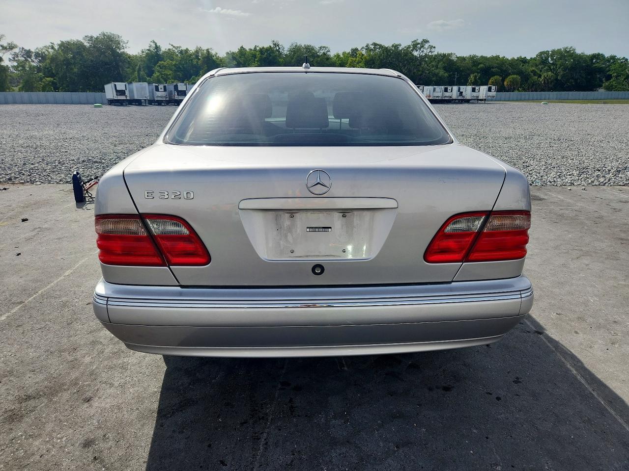 2002 Mercedes-benz E 320 Silver vin: WDBJF65JX2B494963