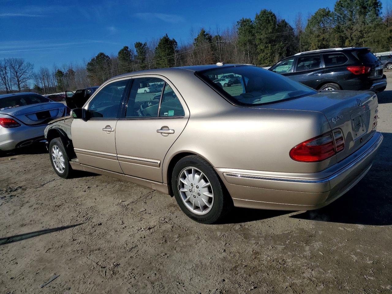 2000 Mercedes-benz E 320 Gold vin: WDBJF65JXYB049048
