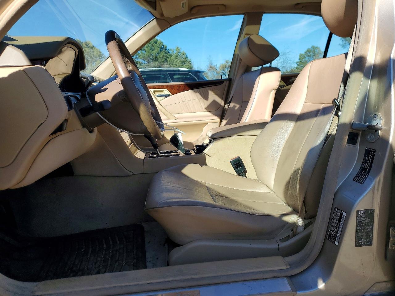 2000 Mercedes-benz E 320 Gold vin: WDBJF65JXYB049048