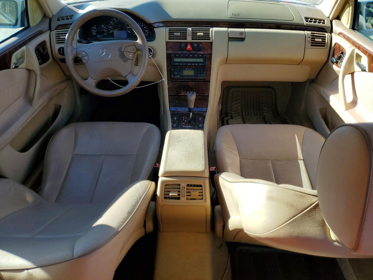 2000 Mercedes-benz E 320 Gold vin: WDBJF65JXYB049048