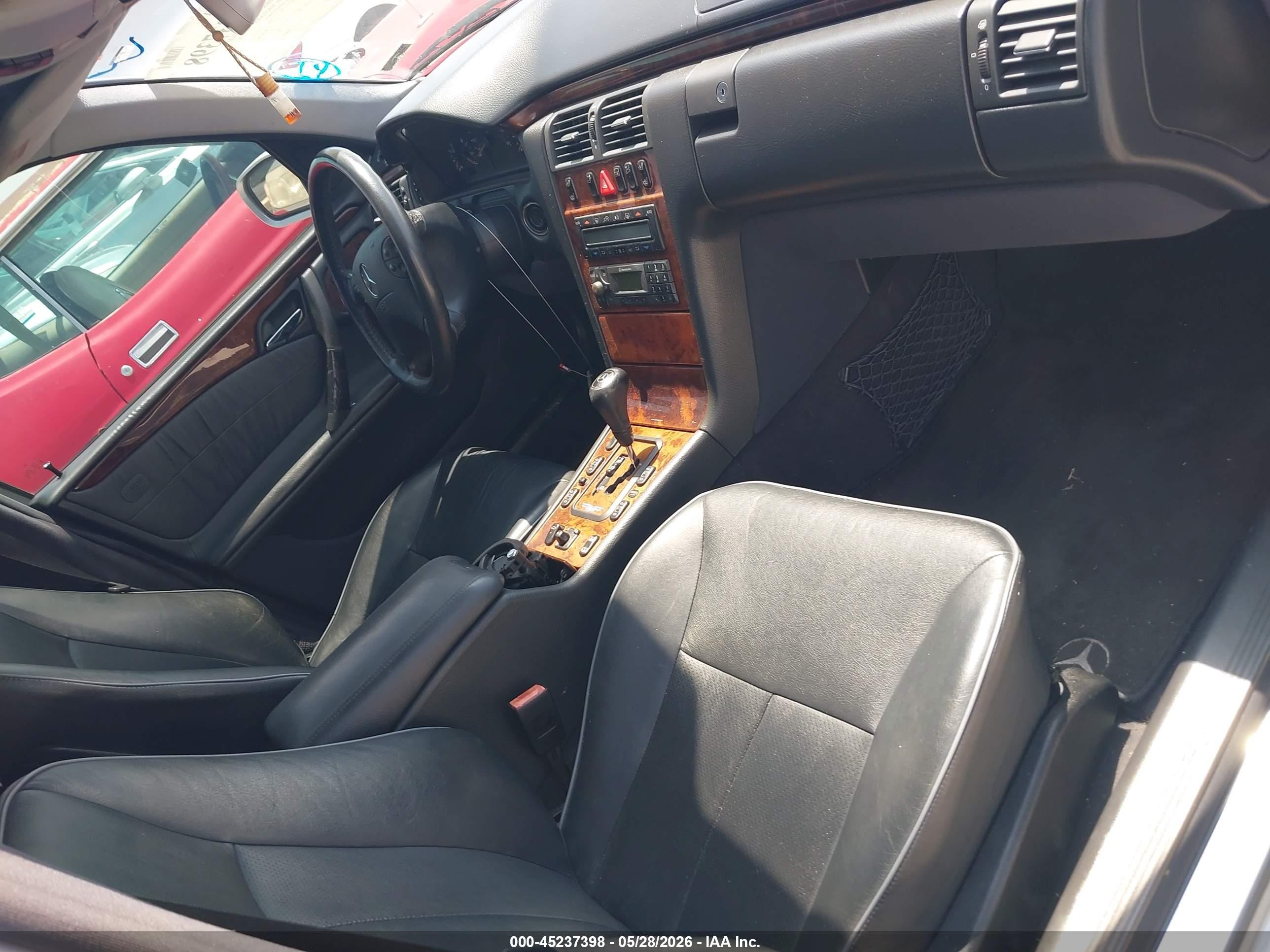 2000 Mercedes-benz E 320 Серый vin: WDBJF65JXYB096578