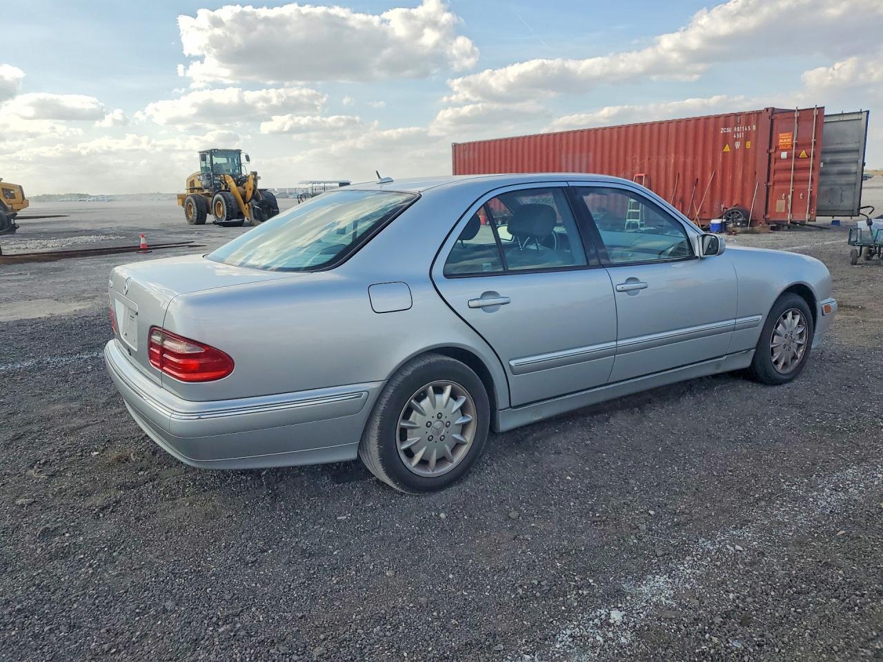2000 Mercedes-benz E 320 Серебряный vin: WDBJF65JXYB134262
