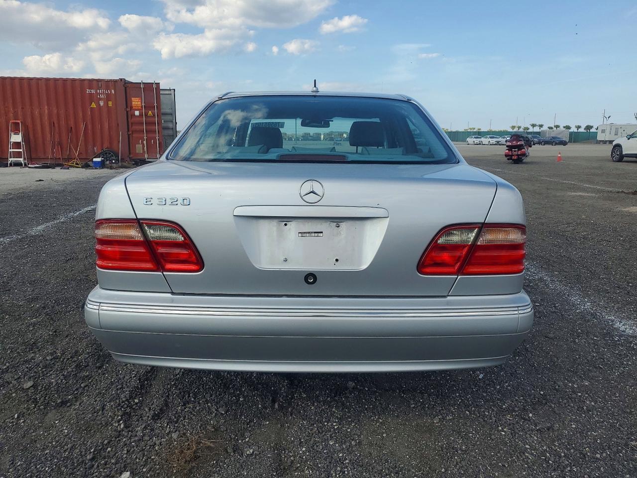 2000 Mercedes-benz E 320 Серебряный vin: WDBJF65JXYB134262
