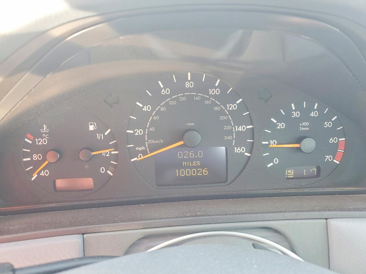 2000 Mercedes-benz E 320 Серебряный vin: WDBJF65JXYB134262