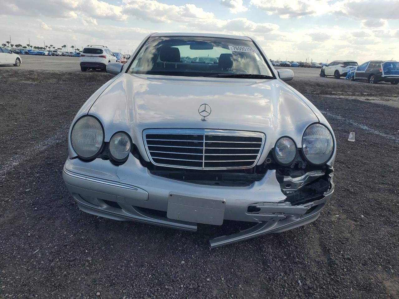 2000 Mercedes-benz E 320 Серебряный vin: WDBJF65JXYB134262