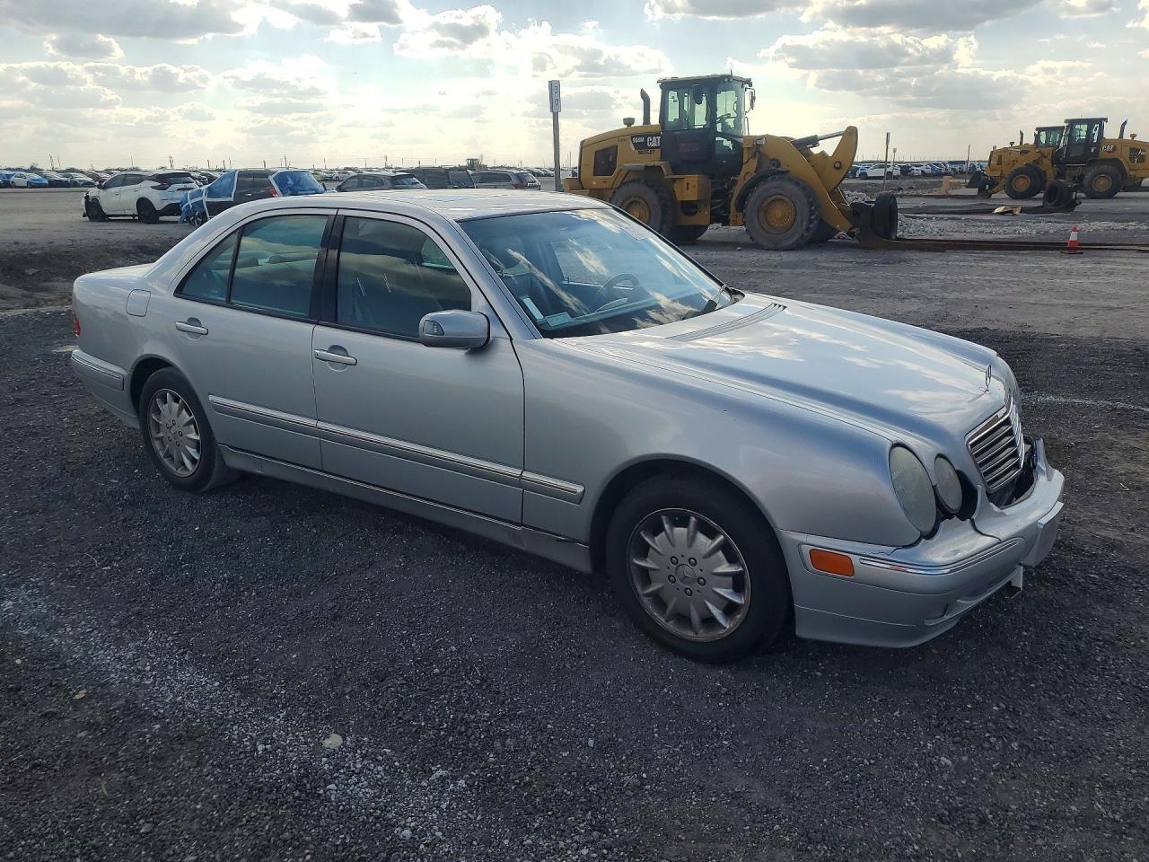 2000 Mercedes-benz E 320 Серебряный vin: WDBJF65JXYB134262