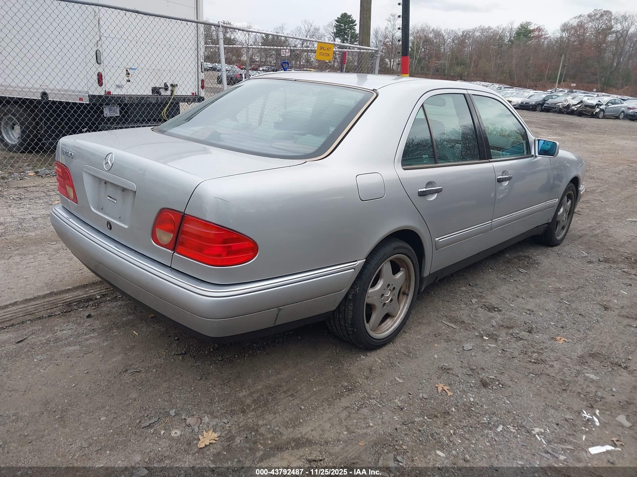 1998 Mercedes-benz E 430   Серебряный vin: WDBJF70F4WA696539