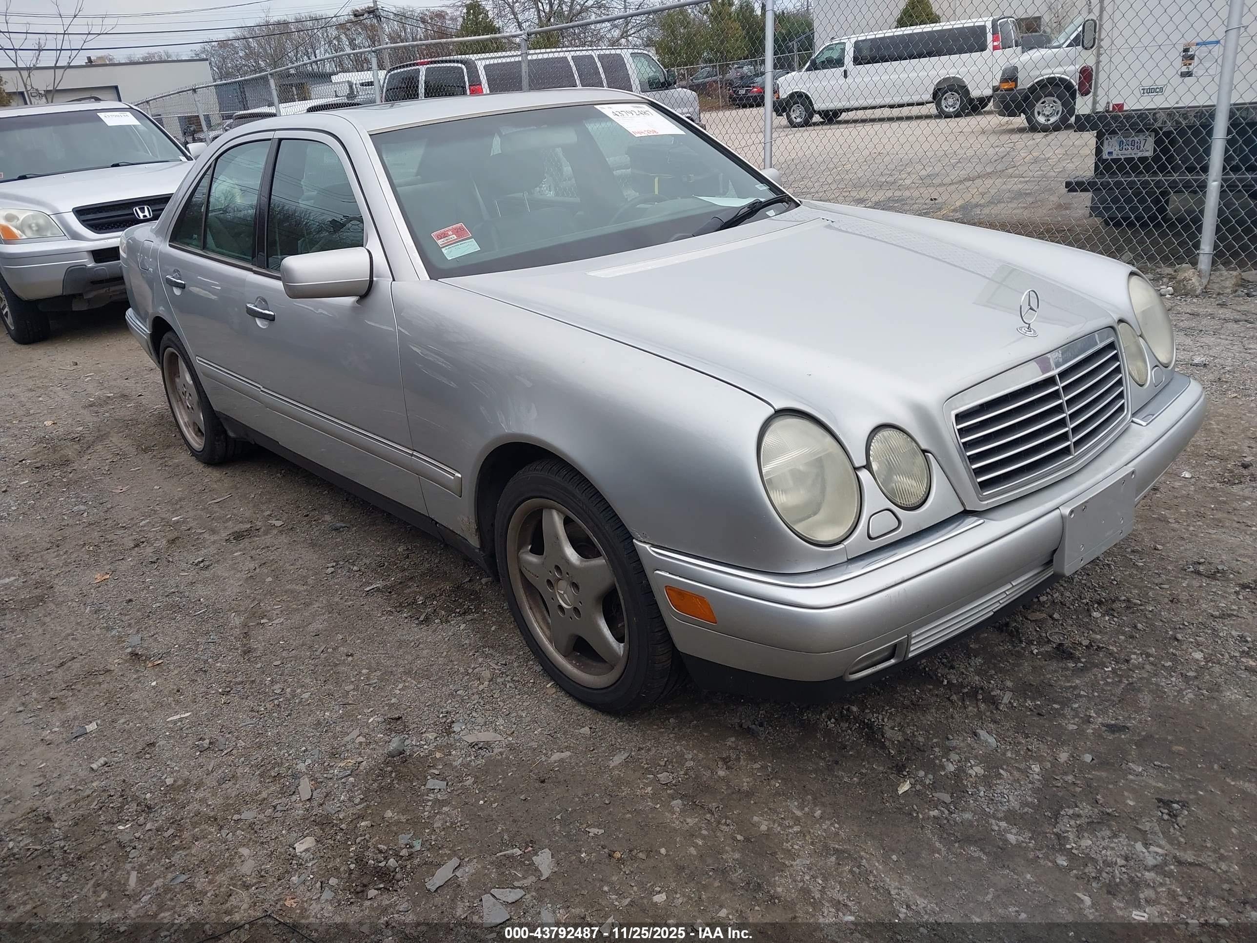 1998 Mercedes-benz E 430   Серебряный vin: WDBJF70F4WA696539