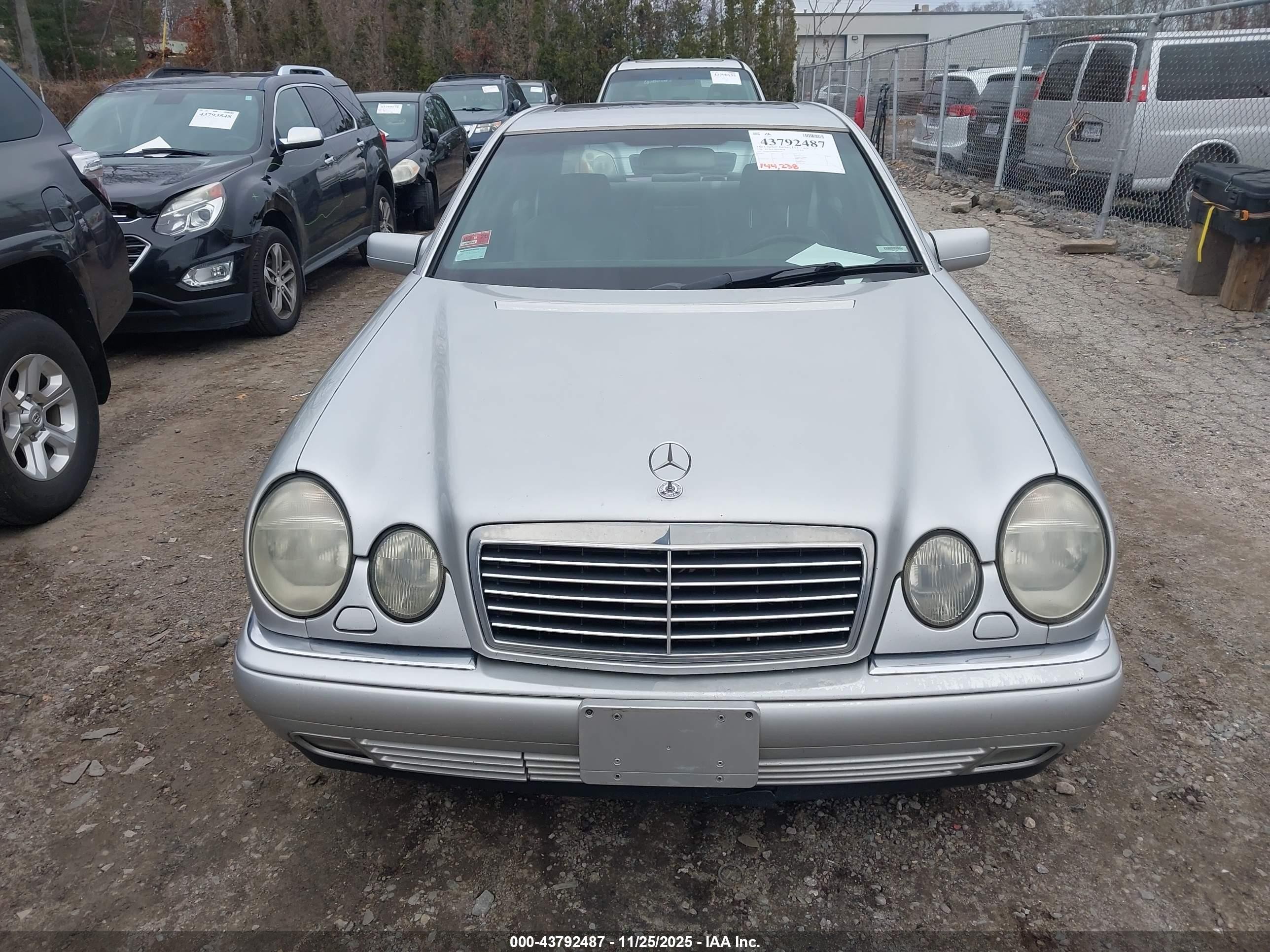1998 Mercedes-benz E 430   Серебряный vin: WDBJF70F4WA696539