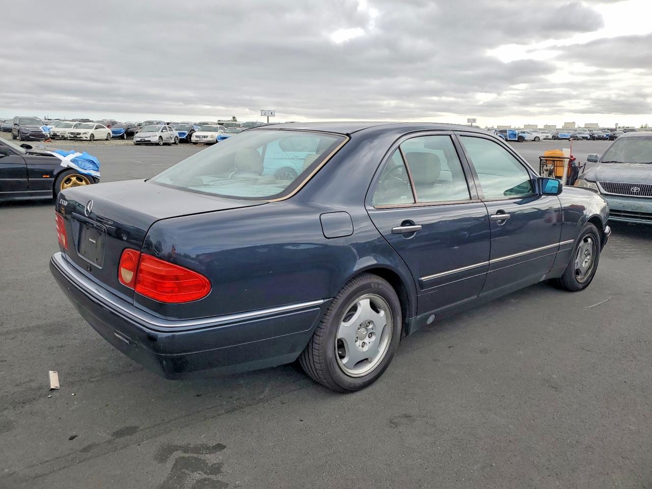 1998 Mercedes-benz E 430 Blue vin: WDBJF70F9WA691966