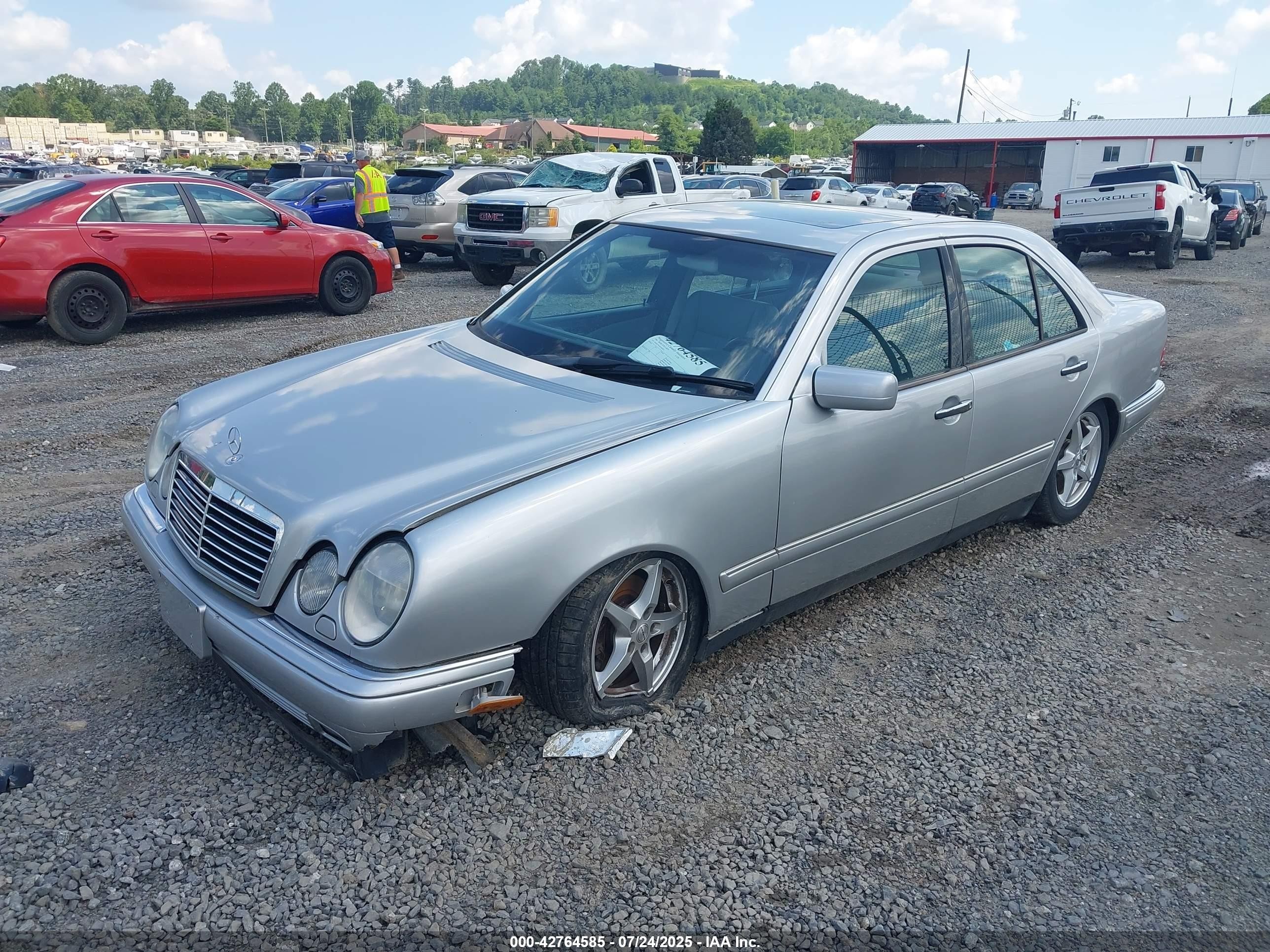 1998 Mercedes-benz E 430   Silver vin: WDBJF70FXWA603071
