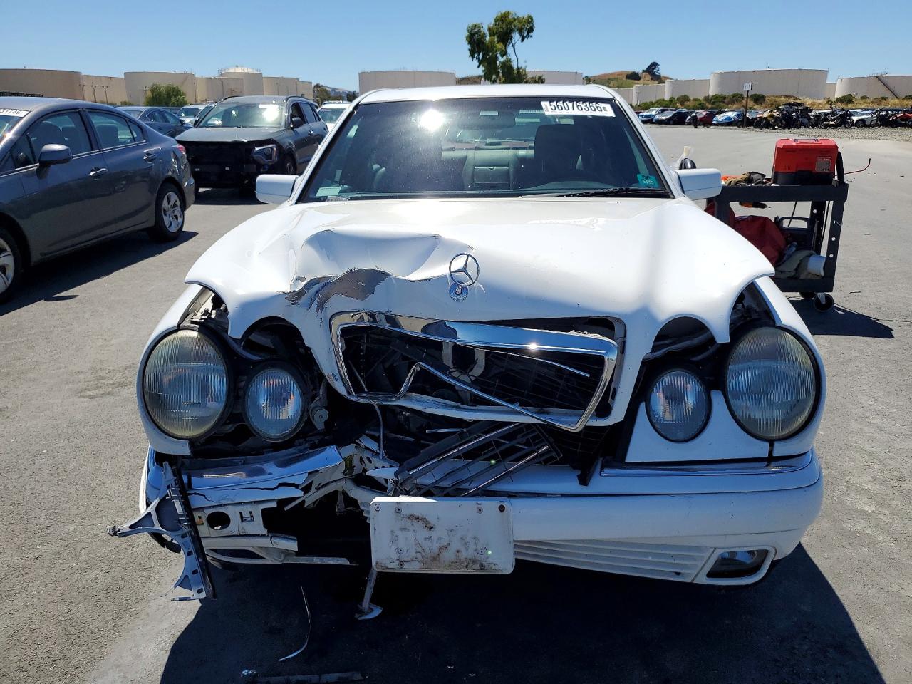 1998 Mercedes-benz E 430 White vin: WDBJF70FXWA692074