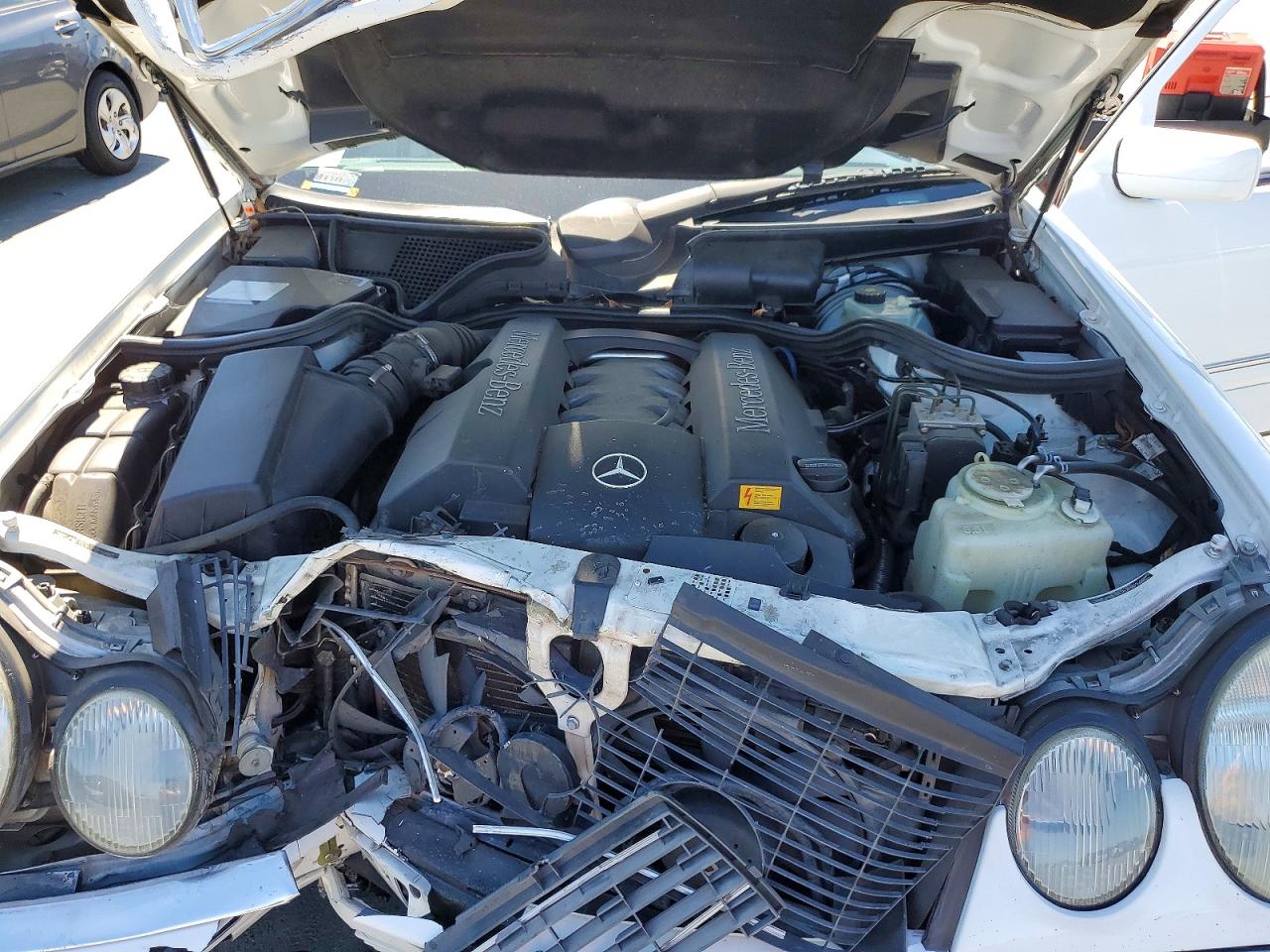 1998 Mercedes-benz E 430 White vin: WDBJF70FXWA692074
