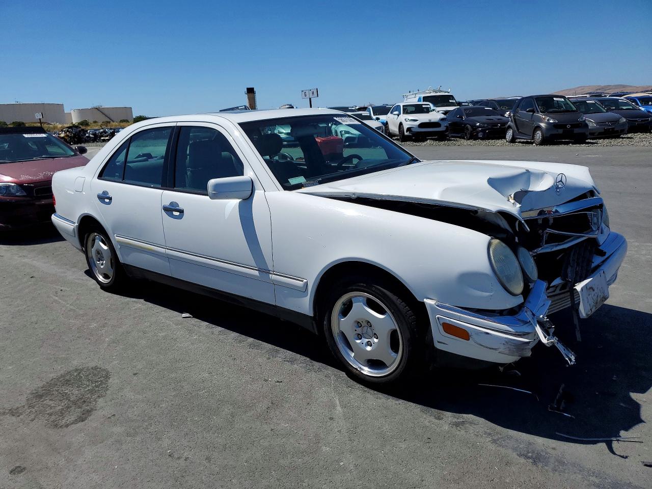 1998 Mercedes-benz E 430 White vin: WDBJF70FXWA692074
