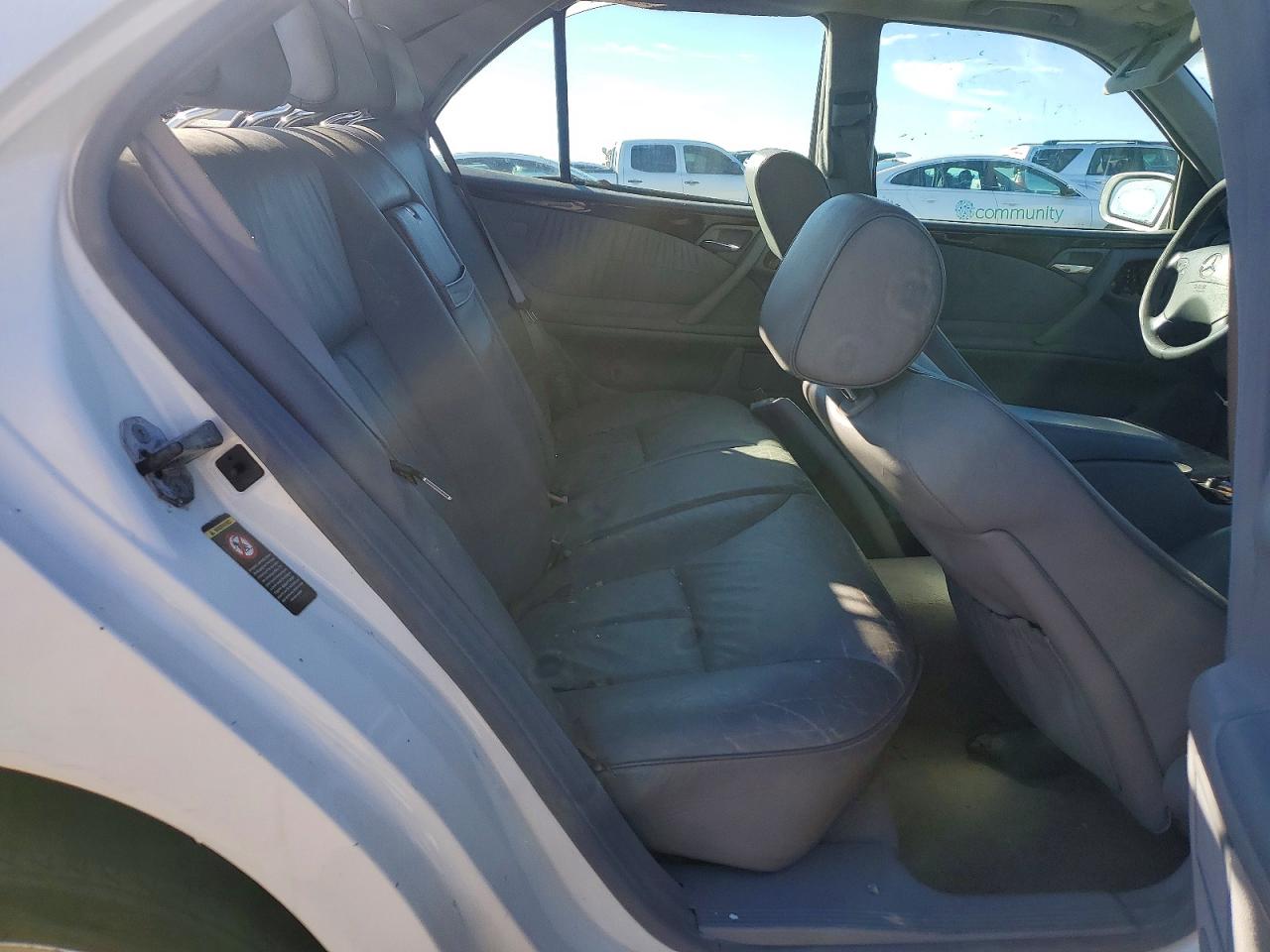 2000 Mercedes-benz E 430 White vin: WDBJF70G3YA955176