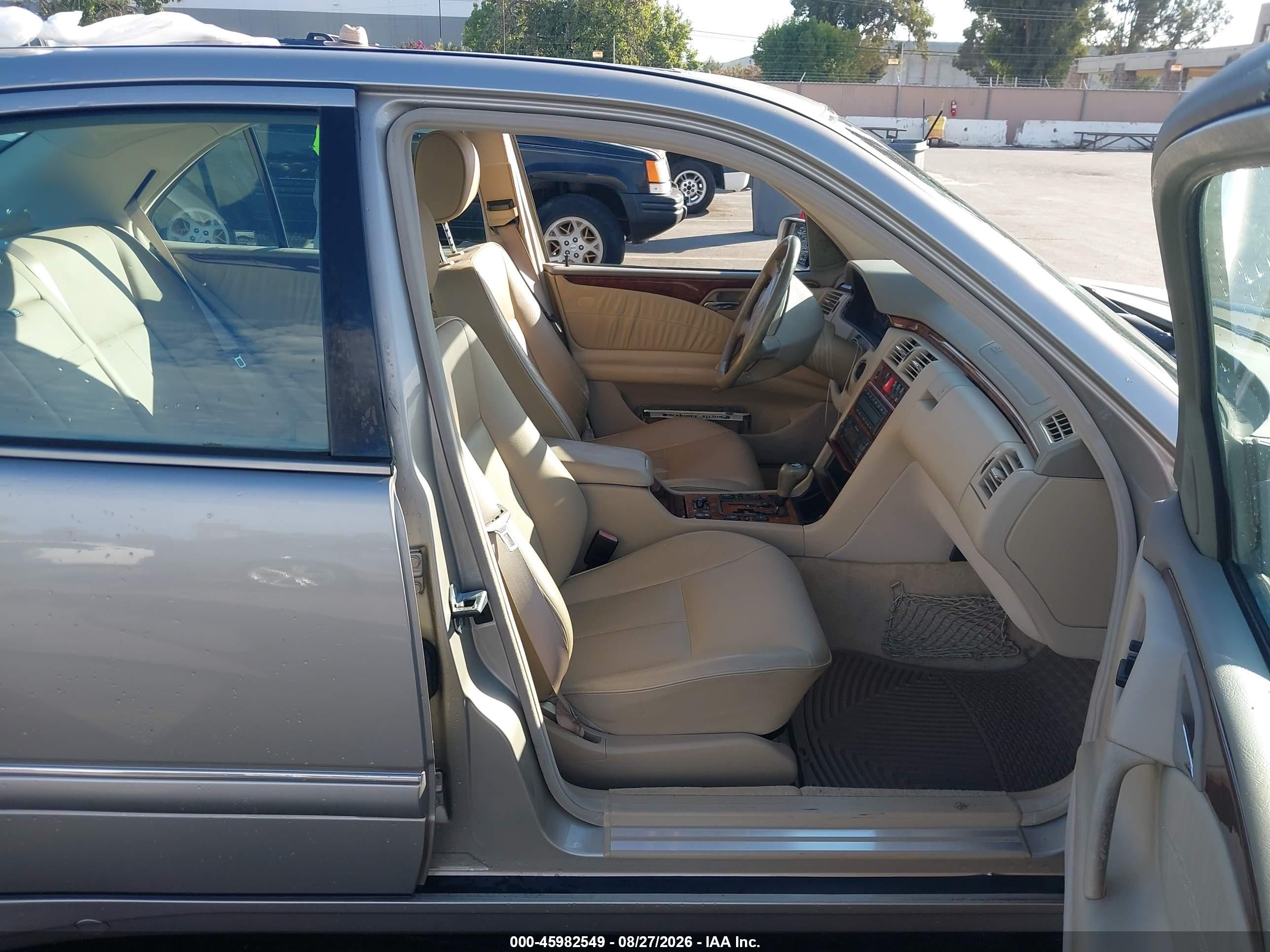 1999 Mercedes-benz E 430   Brown vin: WDBJF70H5XA828646