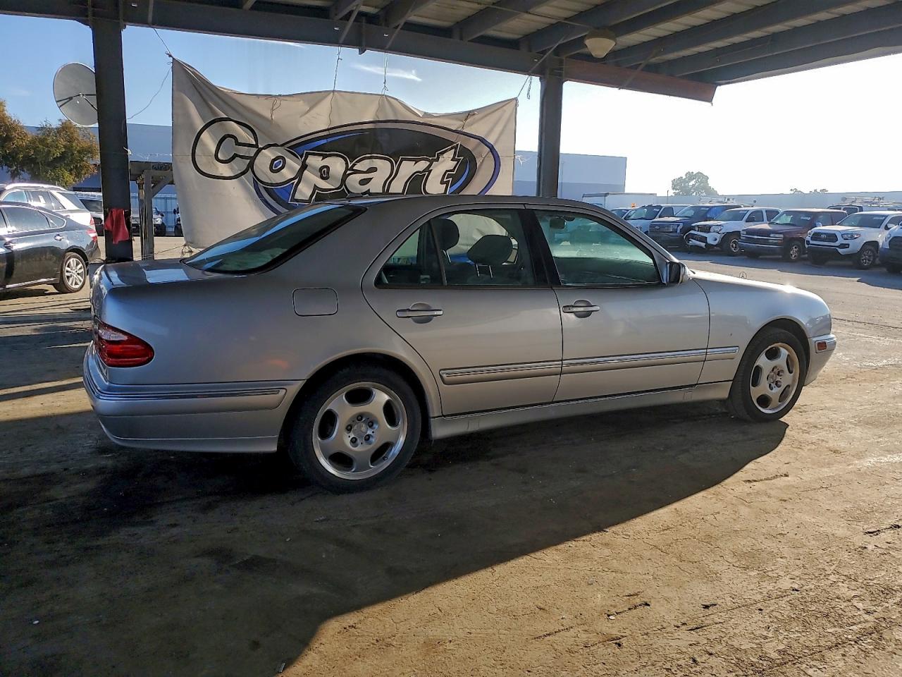 2000 Mercedes Benz E 430 Silver vin: WDBJF70J1YB146555